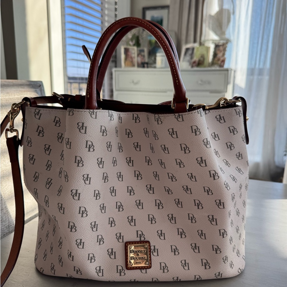 Dooney & Bourke, WOMEN’s GRETTA “BRENNA” in BONE, 2025 Pre-loved